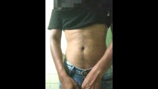 Uomo che piscia 🍌💦 nel tuo buco del 🍑 culo succoso
