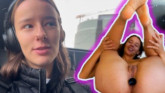 18-jährige Teenagerin von flirthub.pro nimmt Arsch und Fotze auseinander!