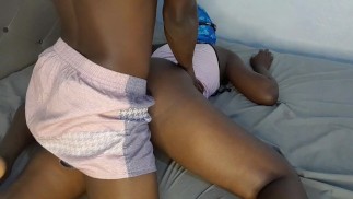 ALEX ADAMS - TERAPIA FAMILIARE CON UN GROSSO CULO