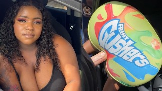 大きなBooty Ebonyは洗車に行く途中で彼女のタイトなグシャーショーツの穴から犯されます