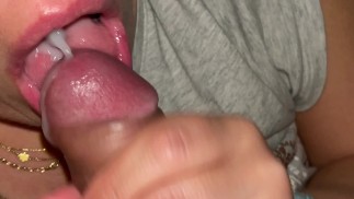 enorme sperma in bocca