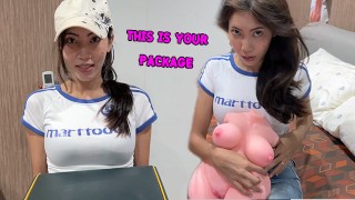 Доставщица ведет себя агрессивно со мной #MRLsexdoll