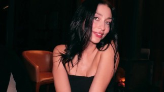 POV: LA NOTTE DEL VINO PRENDE UNA PIEGA SELVAGGIA QUANDO LA RAGAZZA SEXY PERDUTA È VENUTA A CASA MIA