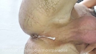 Vizinho peludo bombeando e criando recebe uma gozada sem camisinha 4K UHD XXX