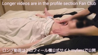 人妻の貧乳フル勃起デカ乳首をオイルマッサージ。ハメ撮り、ロング動画はプロフィール欄公式サイトMyFansで公開中！素人　性感　マッサージ　エステ　乳首責め　おっぱいマッサージ　日本人　熟女　スレンダー