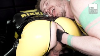 Culo sottomesso distrutto da Perv Jock Axel Abysse