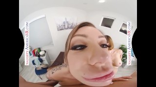 Colegas de trabalho super sexy Bridgette B., Karma Rx e Krissy Lynn fodem o estagiário com tesão