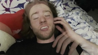 Seu amigo hetero deixou você dar uma espreitadela em algumas coisas