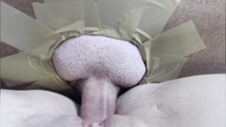 护士长在育种诊所的 GloryHole 繁殖。拖车