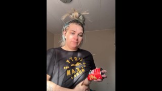 Titty in der Dose! Aufdringliche Gedanken sind wie