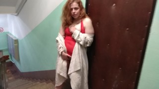 DATEZONE - Твоя жена сосет и трахает меня на лестничной клетке