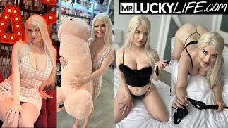 Montrant à London Laurent quelques jouets Kinky qu’elle pourrait tester