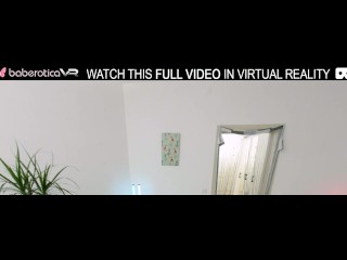 一人のひよこ、Milka方法は自宅でVRで自慰行為をしています。