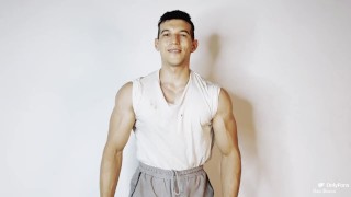 Sessão muscular real de um fisiculturista colombiano natural