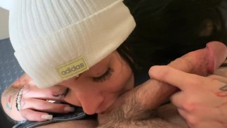 Öffentlicher Treppenhaus-Gesichtsfick VOLLSTÄNDIGES VIDEO AUF MANYVIDS @ BESTORBETTER