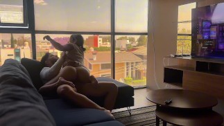Eu Surpreendi a Minha Cunhada Na Sala De Estar e FODEMOS GOSTOSO