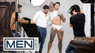 MEN - Dann Grey regarde Papi Kocic poser pour une séance photo et se demande à quoi ressemblerait sa bite