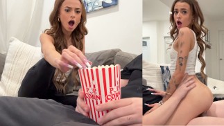 Petite demi-soeur Nikki Nicole trompée Into baise avec un creampie