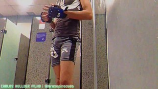 Brincadeira Antes do Banho no Vestiário da Academia