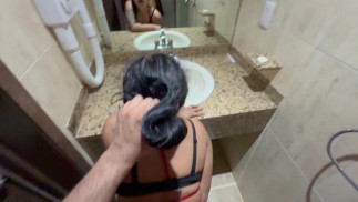 me follo a mi ,mejor amiga frente al espejo de un motel! gime rico