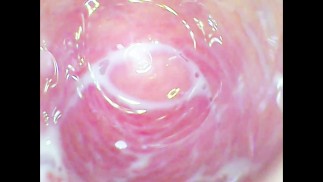 Lungo dildo di vetro nel profondo della figa succosa stretta!!