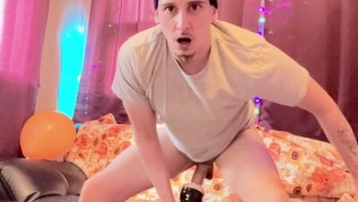 Táta Cums tvrdý a mluví špinavě