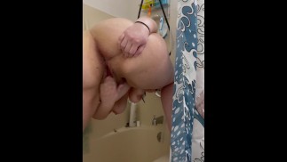 SPORCARSI SOTTO LA DOCCIA VIDEO COMPLETO SOLO SUI FAN