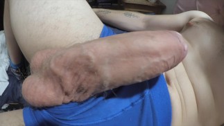 MEIN RIESIGER SCHWANZ IST SO GROSS WIE MEIN ARM UND FETT WIE MEIN HANDGELENK!