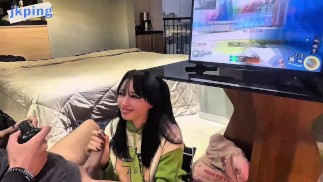 コールオブデューティ3ゲーミングフィートで顔に完璧なフェラ兼。Amberzinha