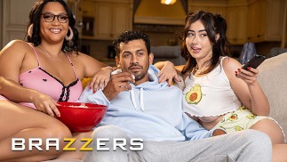 BRAZZERS - Garotas com tesão Ashlyn Peaks e Chloe Surreal competem por sua parte do pau enorme do Alex