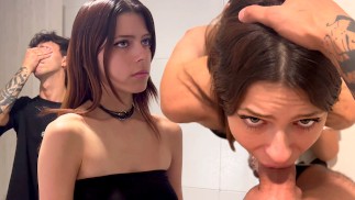 妹の甘やかされた友達の口にペニスを詰め込んで、話をしましょう...