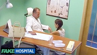 Jovencita rusa desesperada recompensa al doctor con sexo duro - Fake Hospital