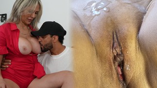 Ein MILF-Talentagenturinhaber spricht eine Sängerin für einen Job vor - Monique Fuentes & Alex Alvarez