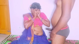 Desi village tante baise voisin garçon grosse bite. Telugu dirty talks.
