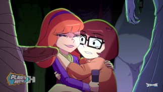 Dhafne e Velma em orgia sexual