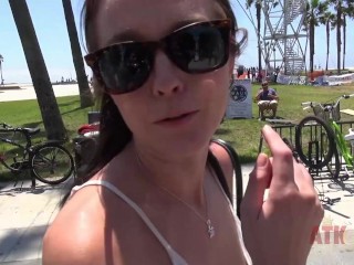 Aller à La Plage Avec Ashley Stone En Tête !
