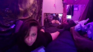 Tylko rzeczywistość tutaj, chcę zobaczyć, jak biorę prawdziwego kutasa, kupuję filmy tutaj- Snapchat / DevineMolly421