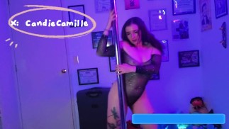 Striptease endet mit Masturbation und Squirting