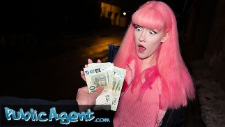 Public Agent nahm ich ihr Chastity Gürtel ab und cremte ihre nasse Muschi