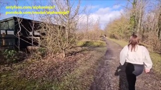 MILF liebt das Naturschutzgebiet