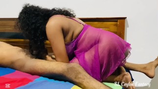 හබී නැති වෙලාවේ ඉල්ලපු ගෙදර අයියා කිම්බ පැලුවා - Neighbour gets hard fucked while husband went job