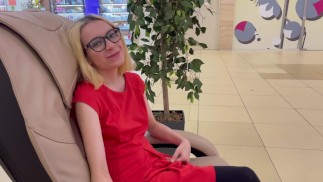 Il a payé la première fille qu'il a rencontrée pour avoir des relations sexuelles dans