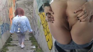 Sexo anal no prédio abandonado perto da estrada.