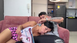 Mi hermanastra se enoja conmigo porque no la quiero cojer duro y ella luego me seduce y la cojo rico