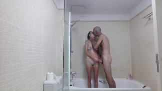 Baño follando