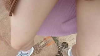 外でパンツずらして放尿💧
