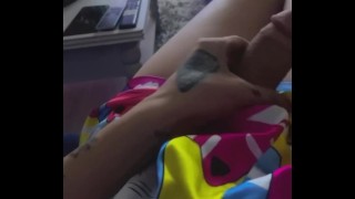 کیرم خیلی گلفت میشه سر صبح my dick is so hard in the morning 🍌🍌🍌🍌