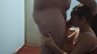 Me da una rica mamada C-2