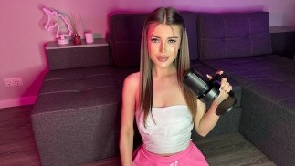ASMR, brunetka daje głębokiego, niedbałego fellatio, masturbując twojego kutasa, roleplay