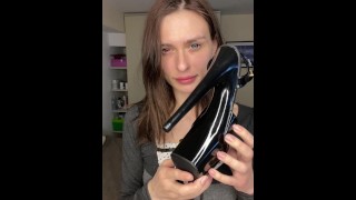 Lik mijn schoen, Foot Worship - Mistress latex Fetish POV